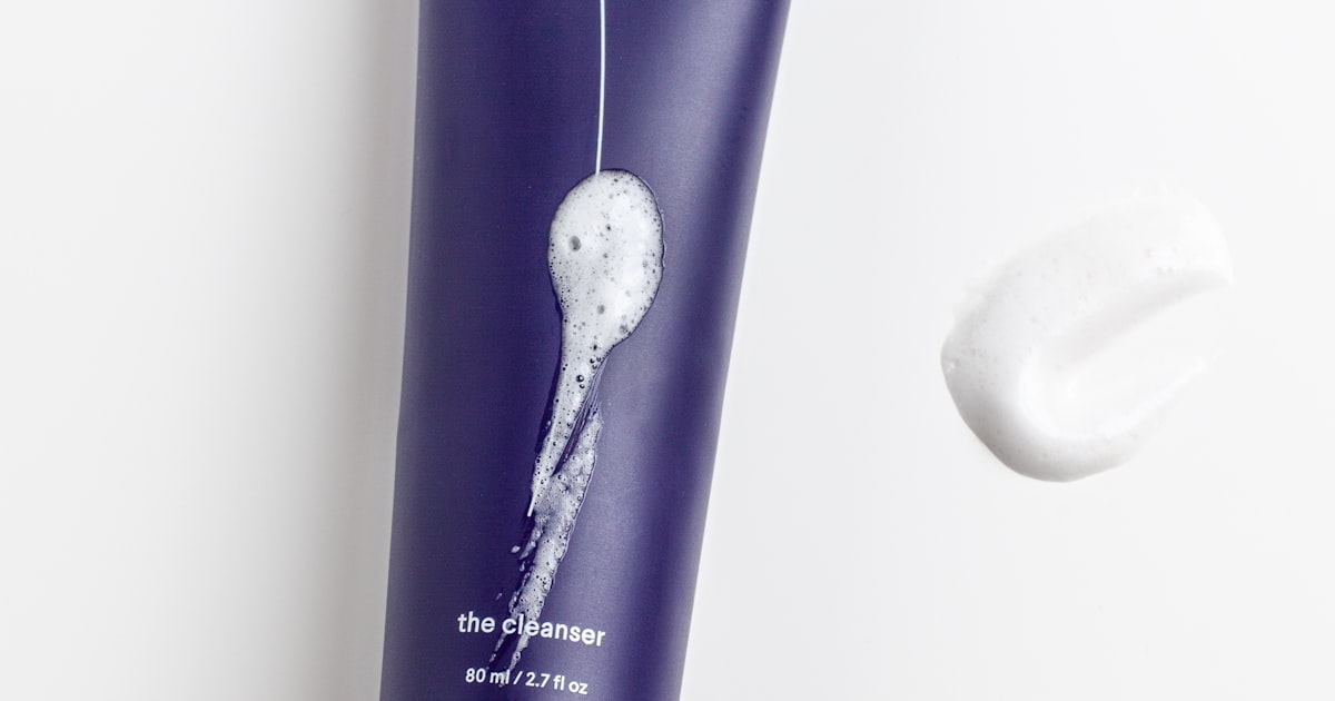 Routine skincare au CBD avec produits cosmétiques naturels