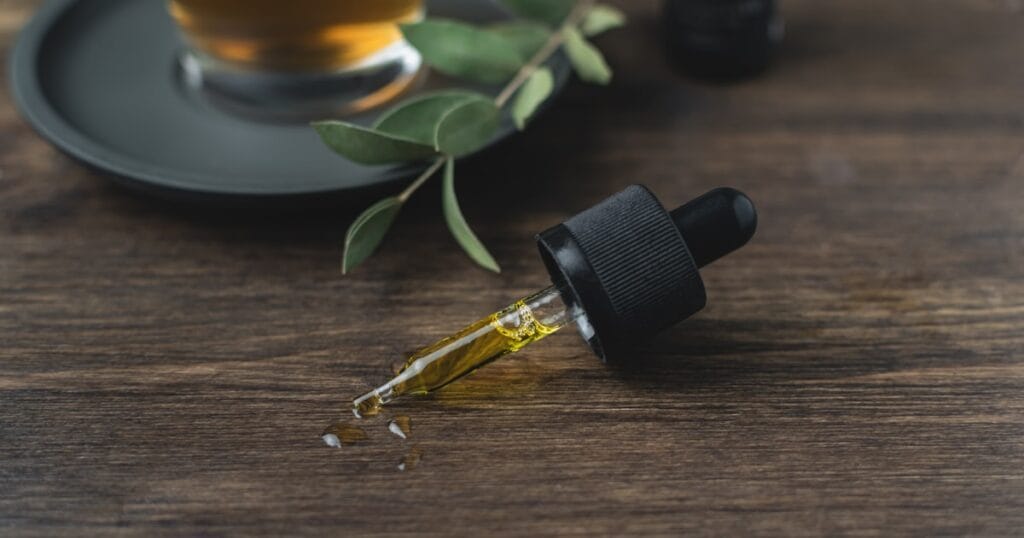 Rituel du soir détente avec de l’huile de CBD Kingston pour favoriser le sommeil